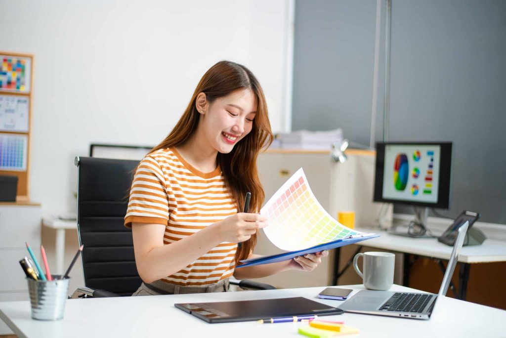 How to Assemble a Compact Color Palette for Your Initial Design